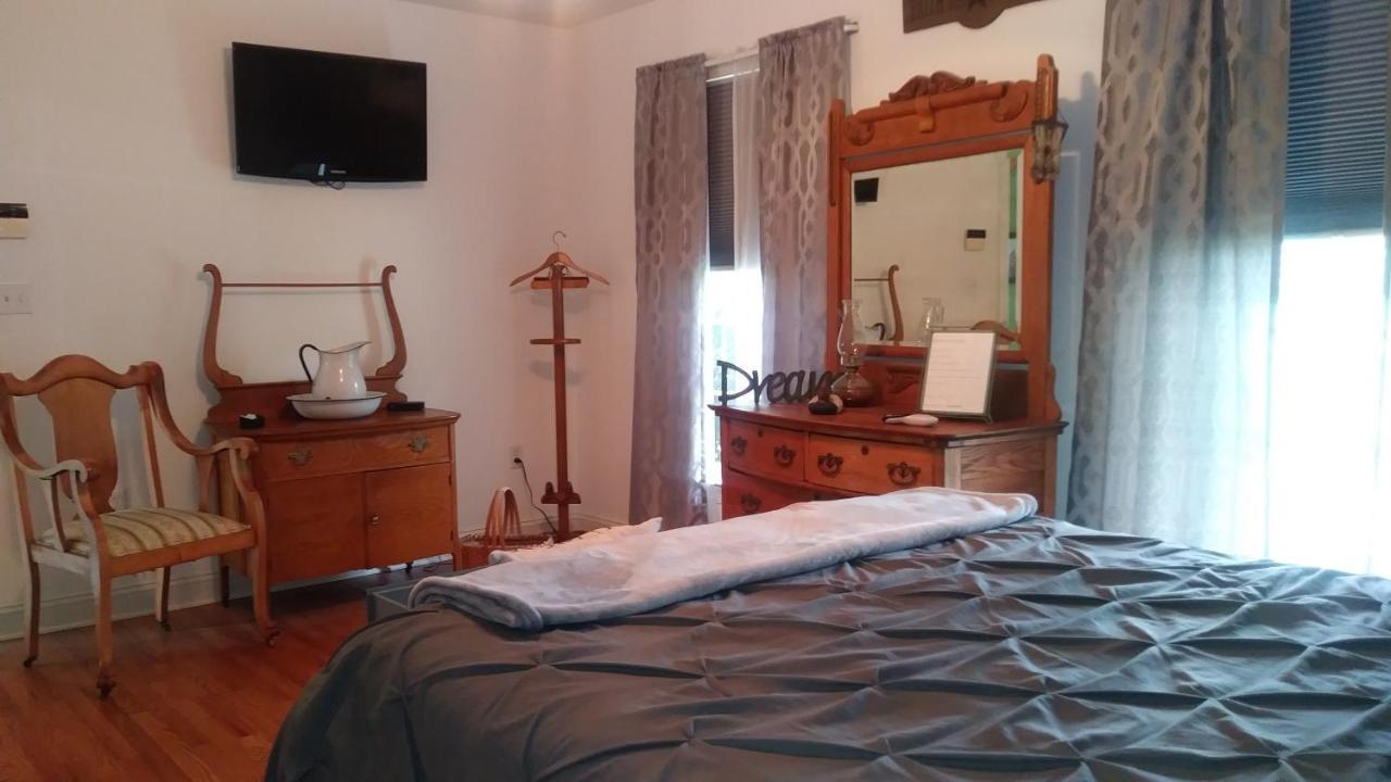 Marvels On The Creek Bed & Breakfast East New Market Exterior photo