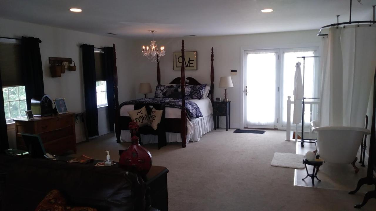 Marvels On The Creek Bed & Breakfast East New Market Exterior photo